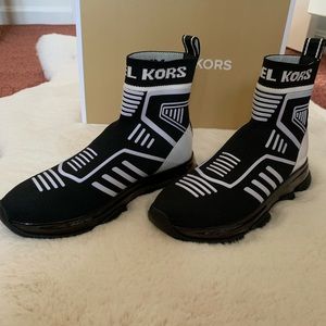 Michael Kors Kendra Stretch-Knit Sneaker